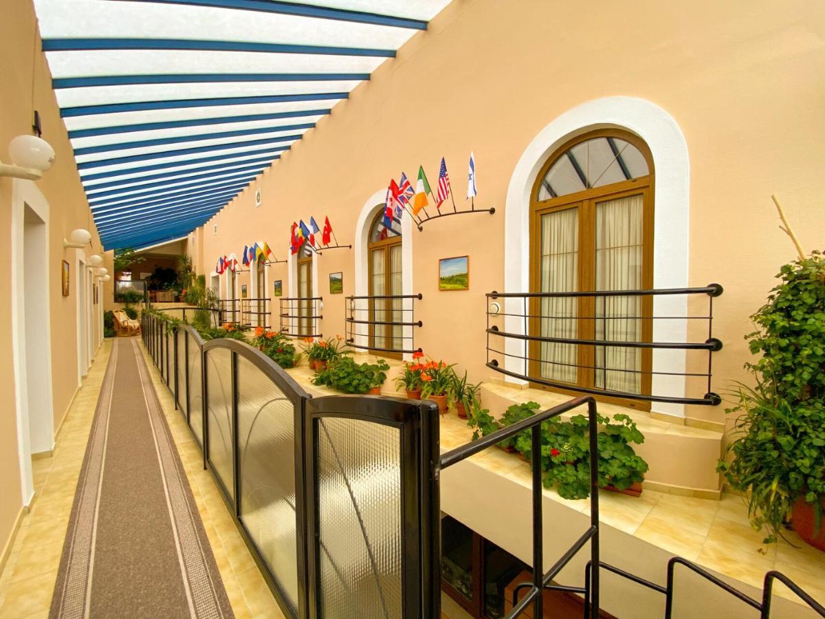 Hotel Steve Liptovsky Mikulas Bagian luar foto