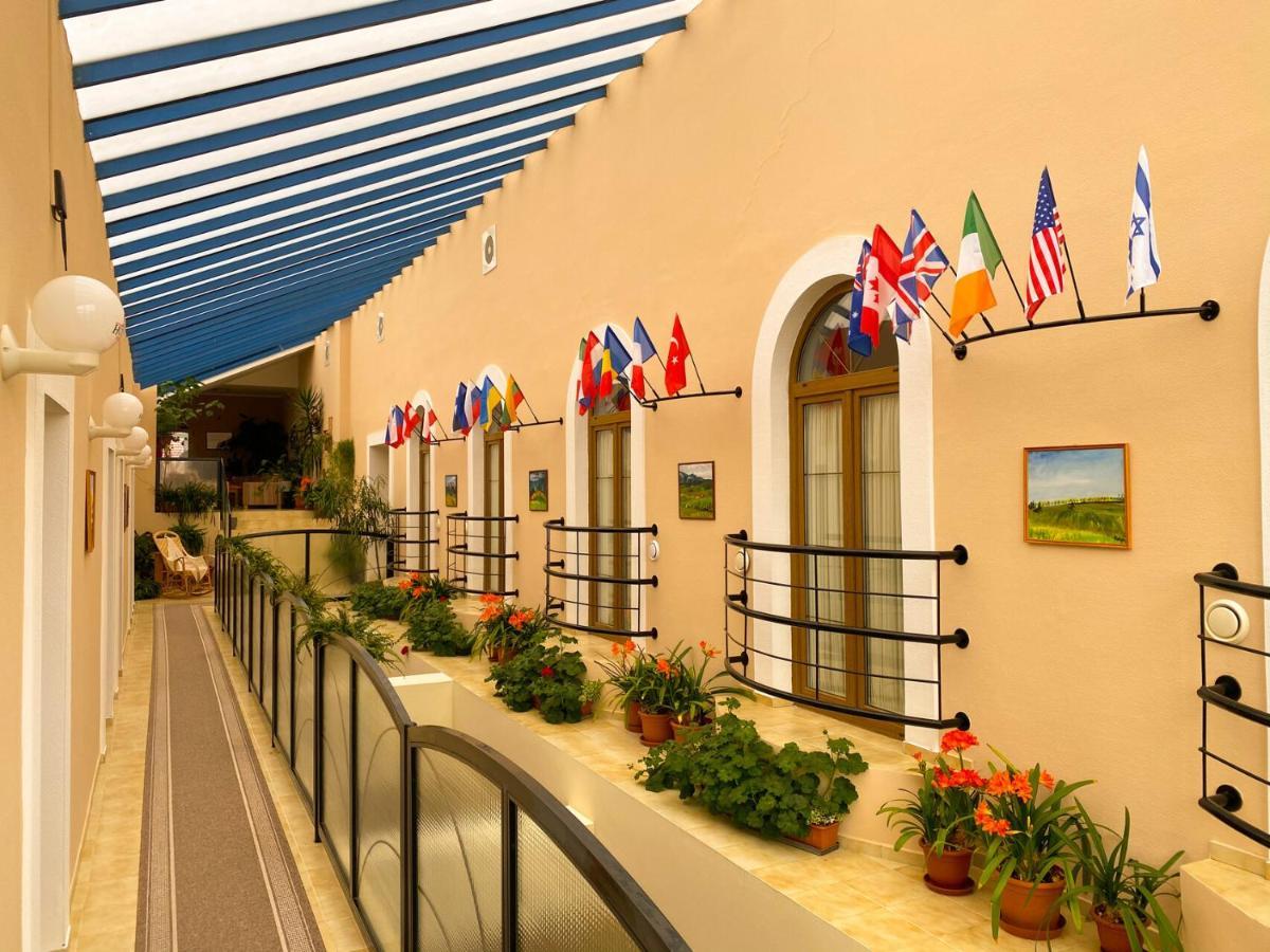 Hotel Steve Liptovsky Mikulas Bagian luar foto