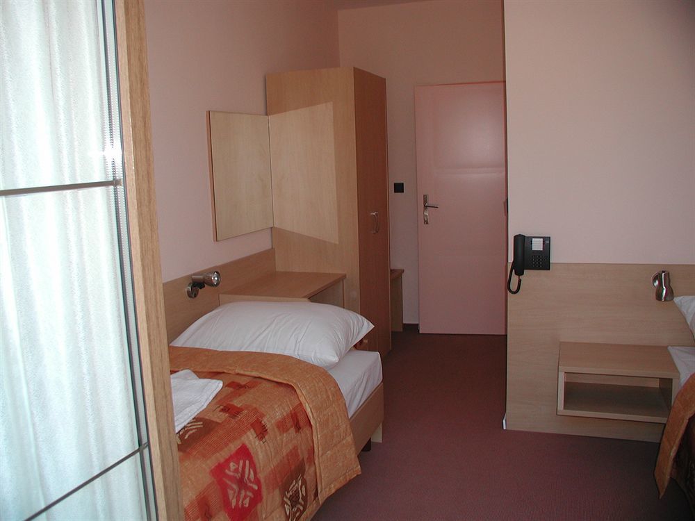 Hotel Steve Liptovsky Mikulas Bagian luar foto