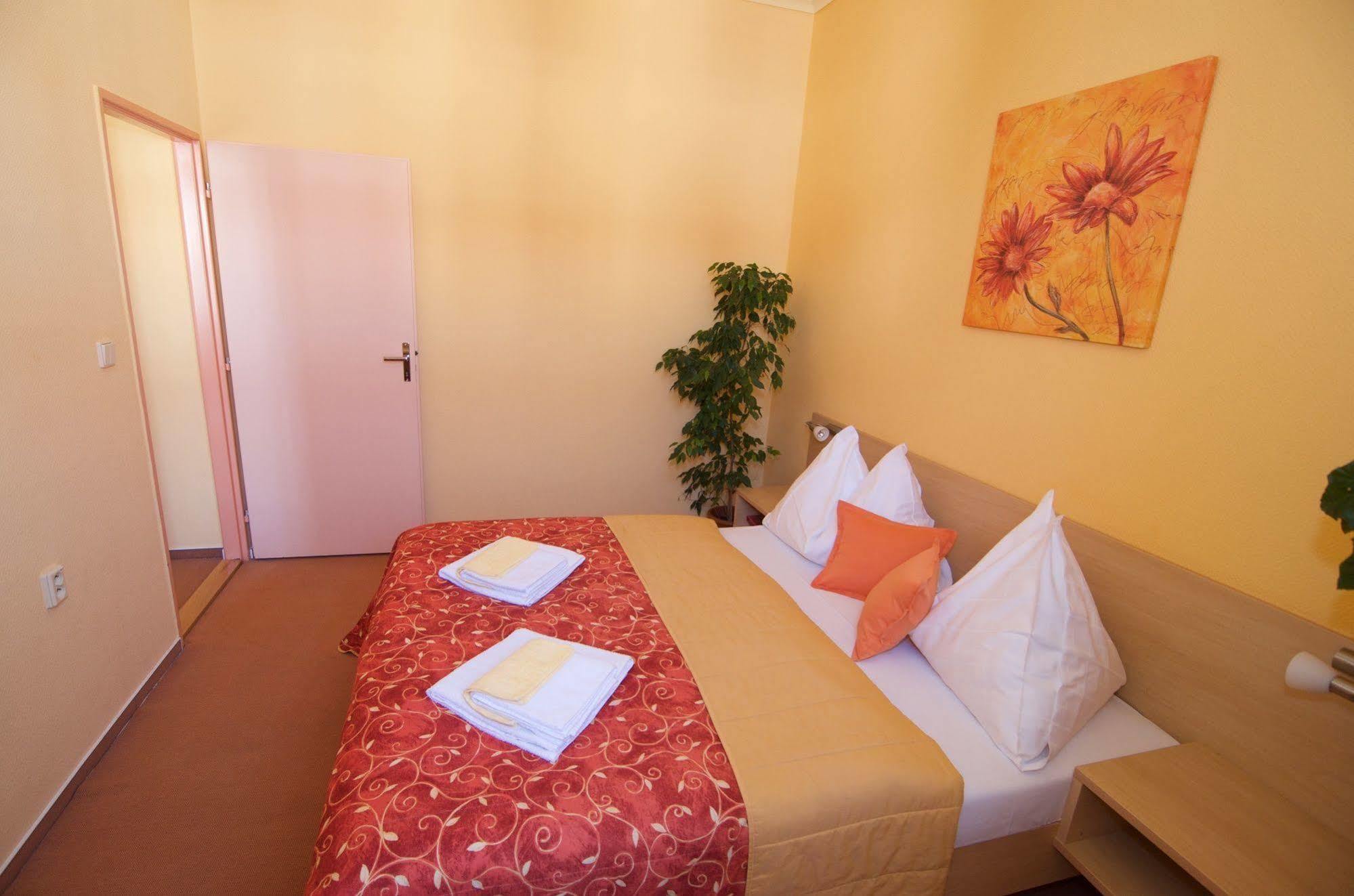 Hotel Steve Liptovsky Mikulas Bagian luar foto