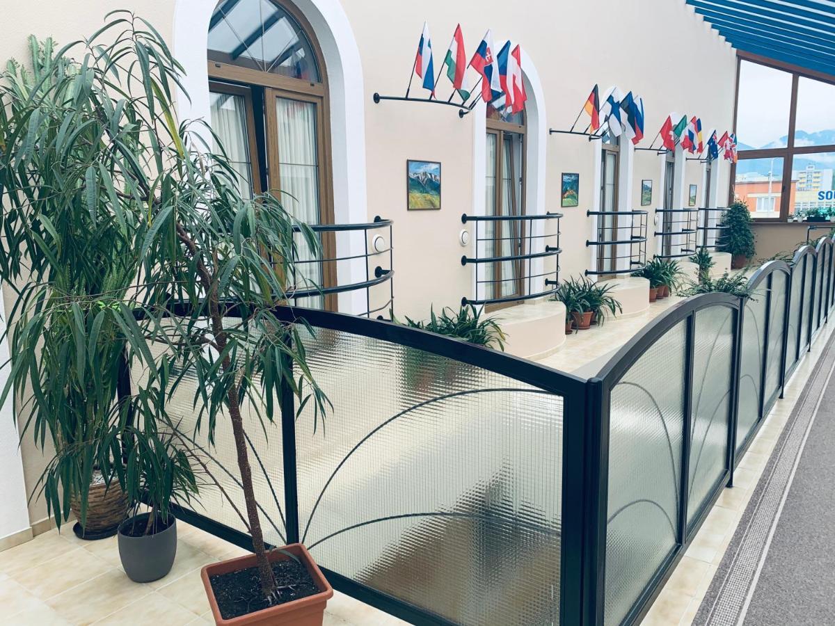 Hotel Steve Liptovsky Mikulas Bagian luar foto